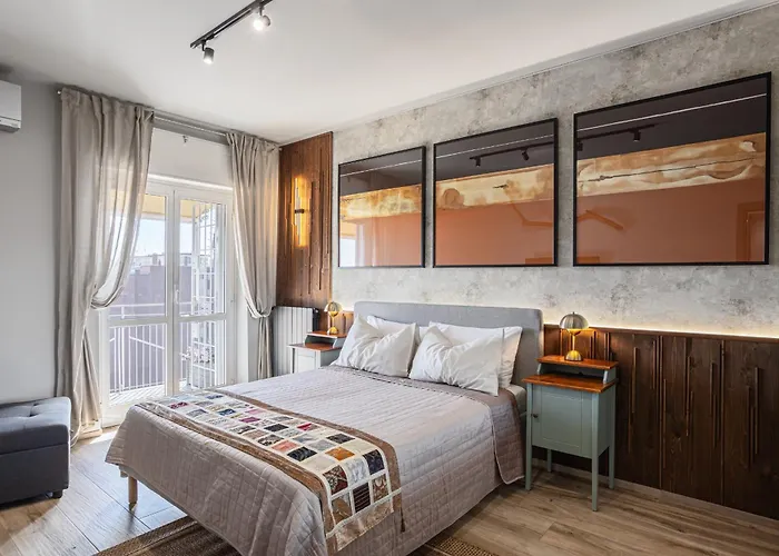 Spqr Luxury With Large Balcony !!! *